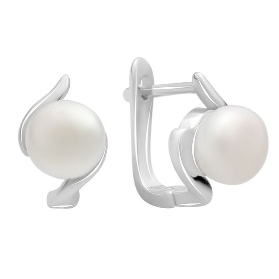 Silver earrings with pearls