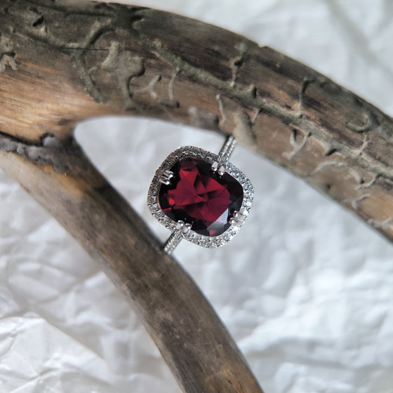 Silver ring with garnet nano 4.798ct