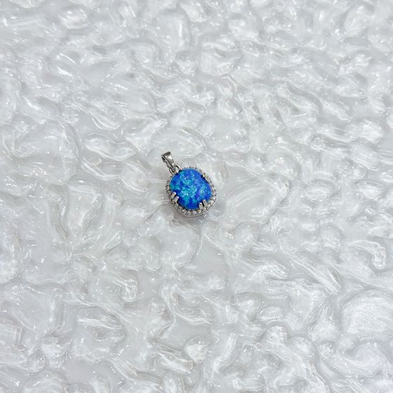 Sterling silver pendant with opal 2.733ct, phianites