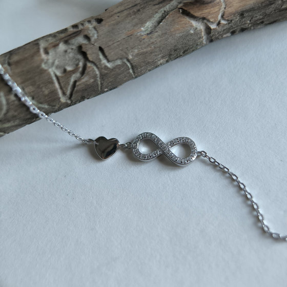 Silver bracelet with cubic zirconia