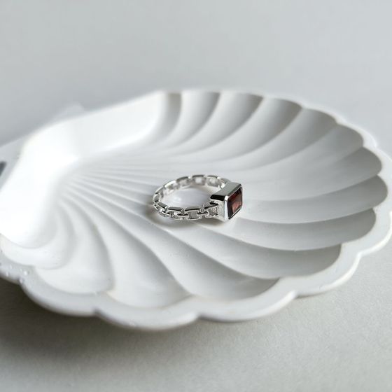 Серебряное кольцо с гранатом 1.792ct