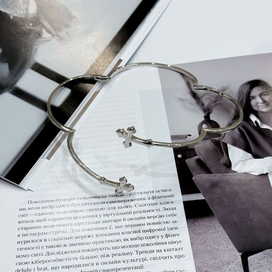 Silver bracelet without stones