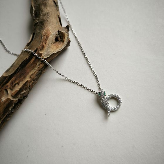 Silver necklace with phianites