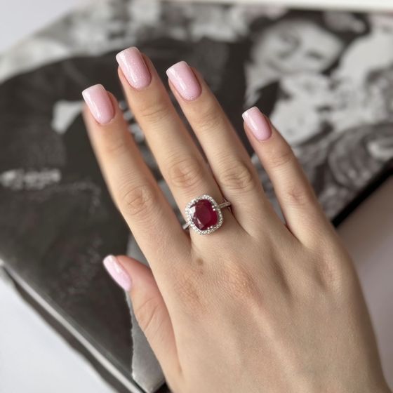 Серебряное кольцо с рубином 8.057ct