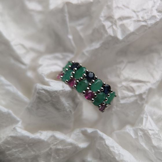 Silver ring with 1.917ct sapphire, emerald, ruby