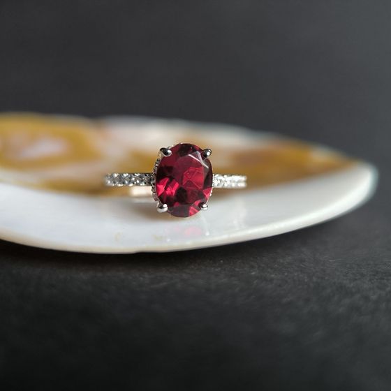 Silver ring with garnet nano, phianites