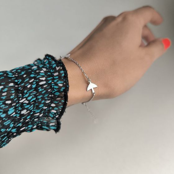 Silver bracelet without stones