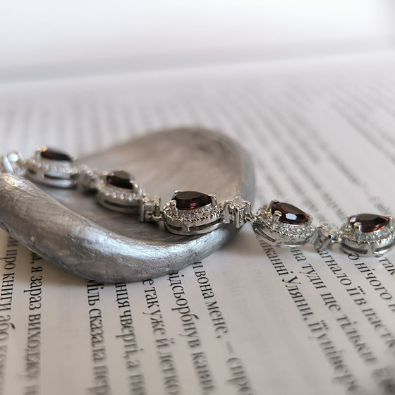 Срібний браслет з гранатом 8.751ct