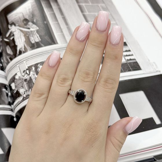 Срібна каблучка з сапфіром 2.602ct, фіанітами