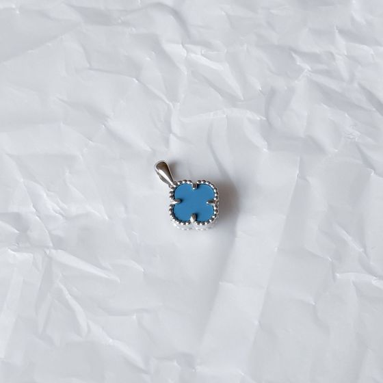 Silver pendant with turquoise