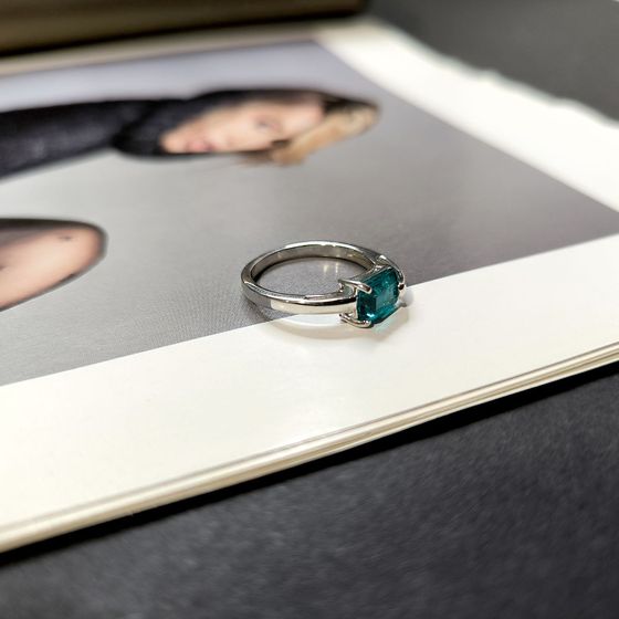 Серебряное кольцо с изумрудом nano 1.385ct