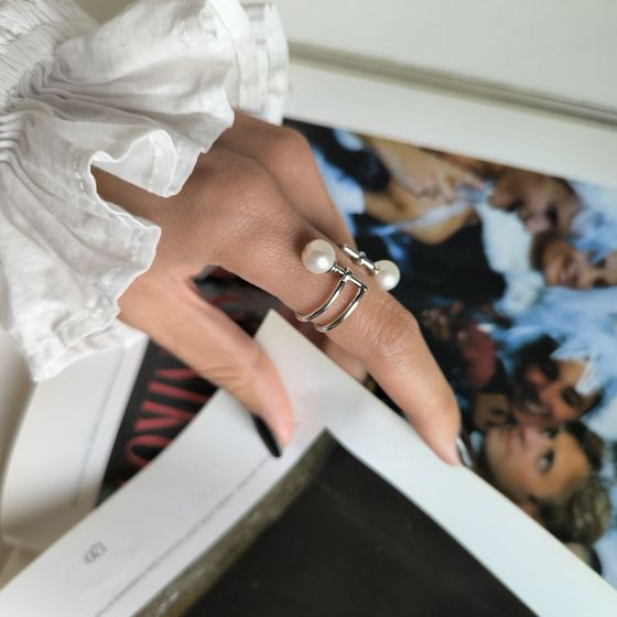 Silver ring with pearls