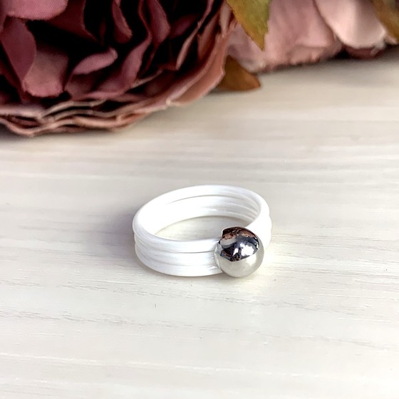 Silver ring with ceramics