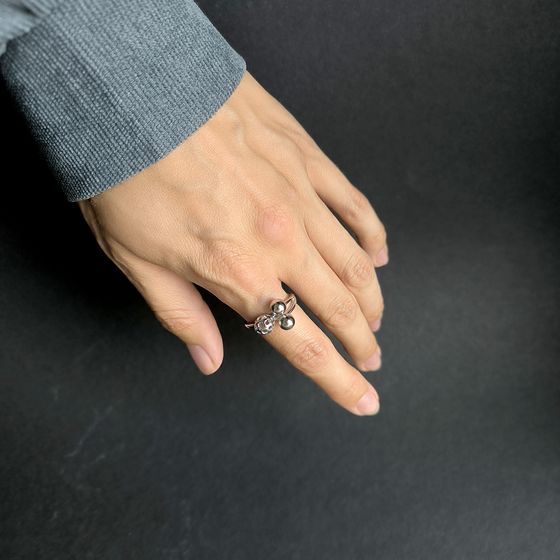 Срібна каблучка без каменів