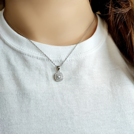 Silver pendant with phianites