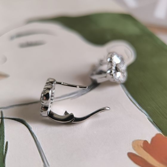 Серебряные серьги с фианитами