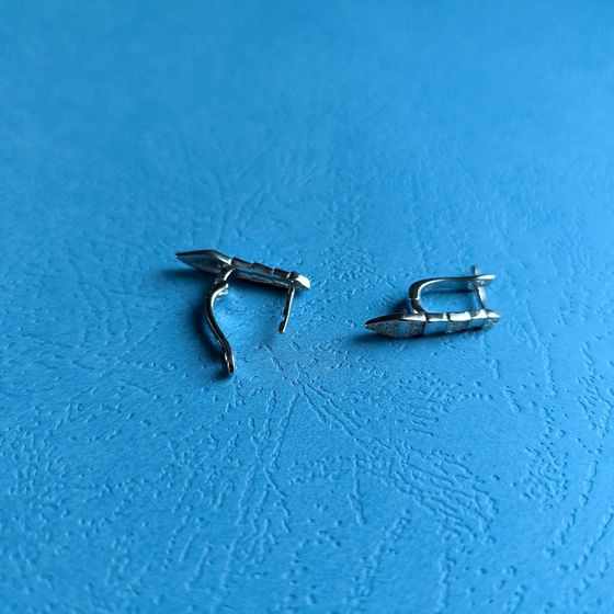 Срібні сережки з фіанітами