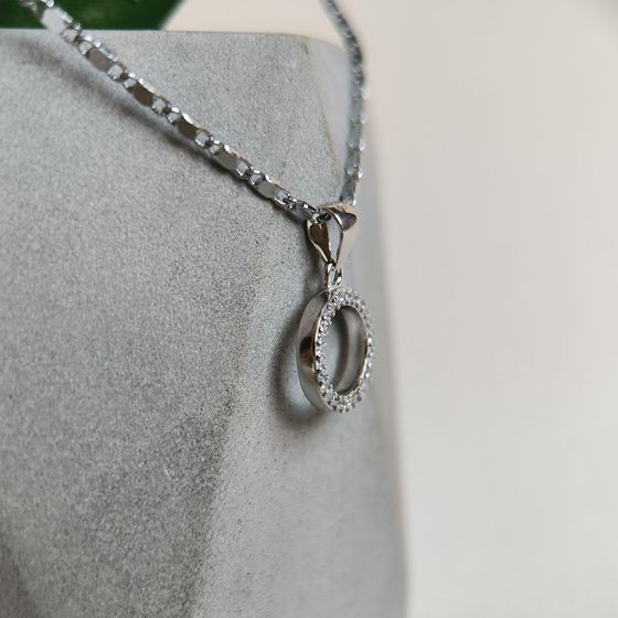 Silver pendant with phianites