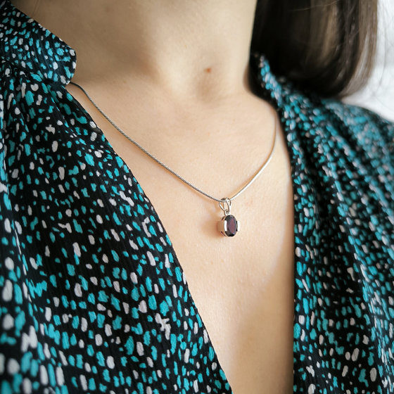 Серебряная подвеска с гранатом 1.375ct