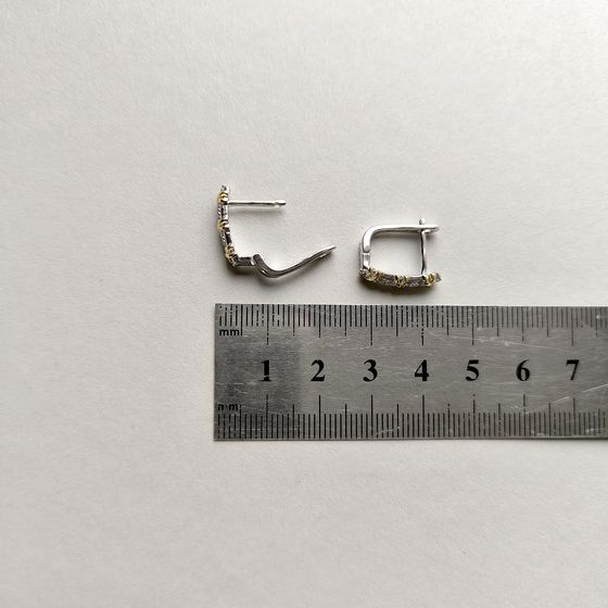 Срібні сережки з фіанітами