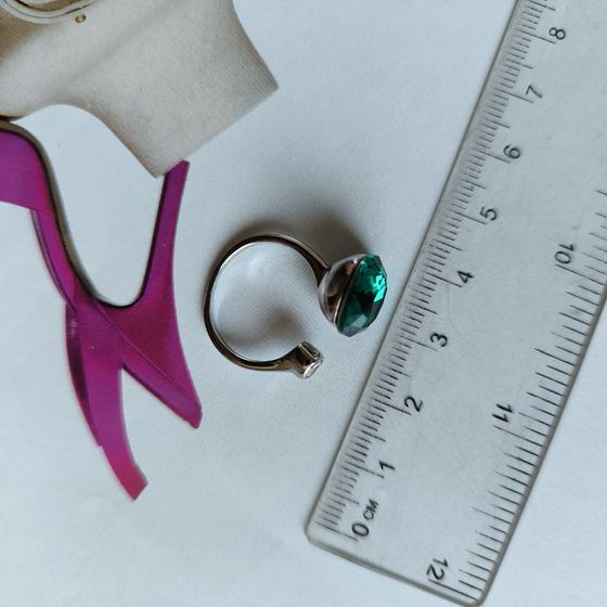 Срібна каблучка з фіанітами