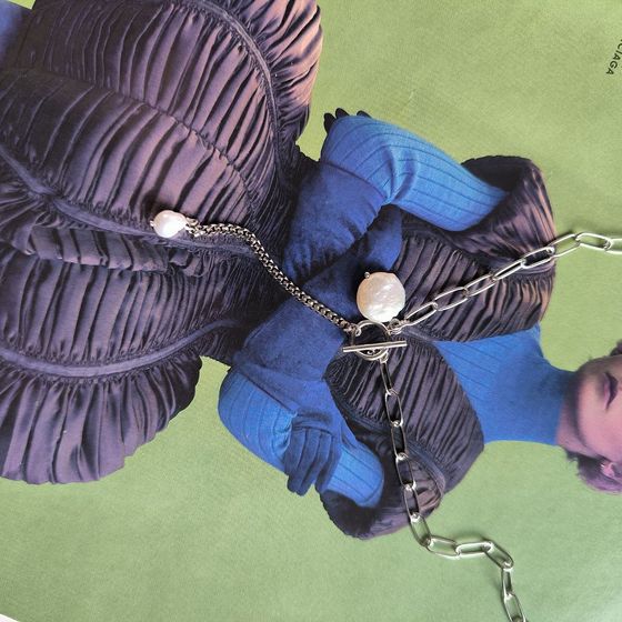 Серебряное колье с жемчугом барочным