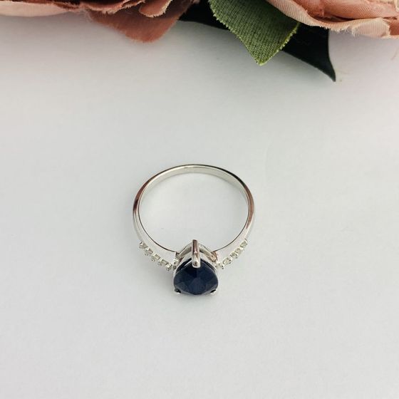 Silver ring with a 2.325-carat sapphire