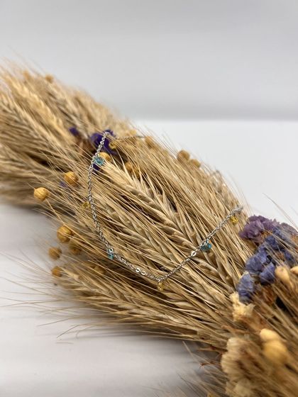 Silver necklace with phianites