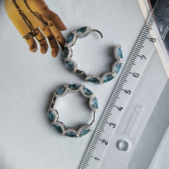 Серебряные серьги с топазом Лондон Блю 8.12ct, фианитами