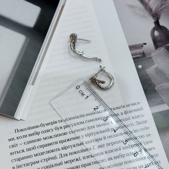 Срібні сережки з фіанітами