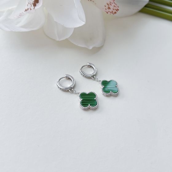 Silver earrings with malachite