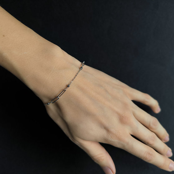 Silver bracelet without stones