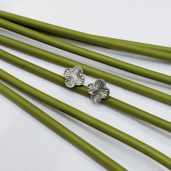 Срібні сережки без каменів