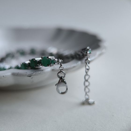 Срібний браслет із смарагдом 7,303 карата