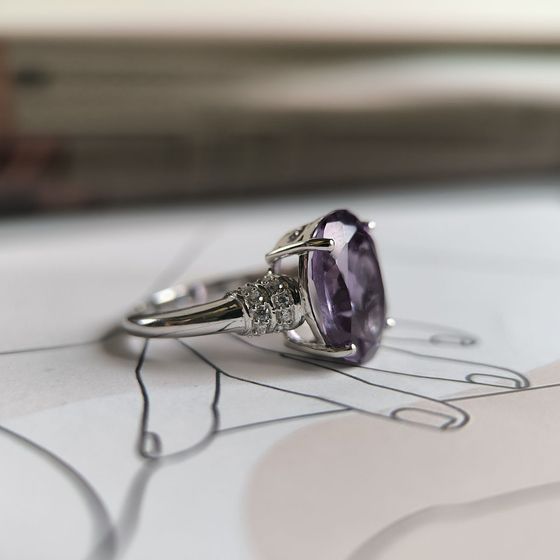 Срібна каблучка з олександритом 8.205ct, фіанітами