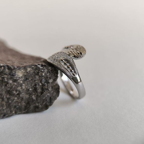 Серебряное кольцо с фианитами