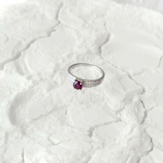 Sterling silver ring with 0.932ct ruby, fianites