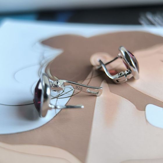 Silver earrings with garnet nano