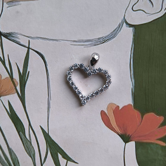 Срібна підвіска з фіанітами