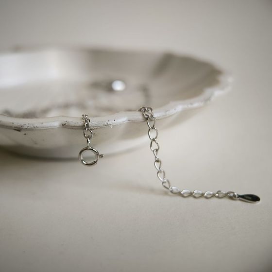 Срібне кольє з фіанітами, перламутром