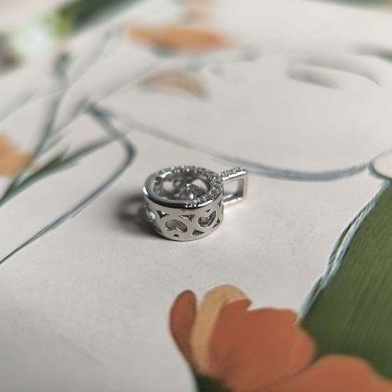 Срібна підвіска з фіанітами