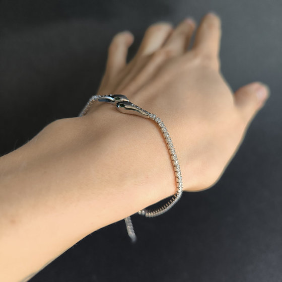 Silver bracelet with cubic zirconia