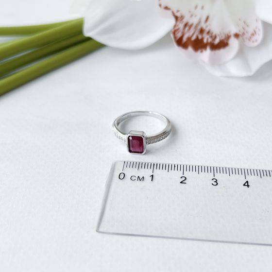 Серебряное кольцо с рубином 1.785ct