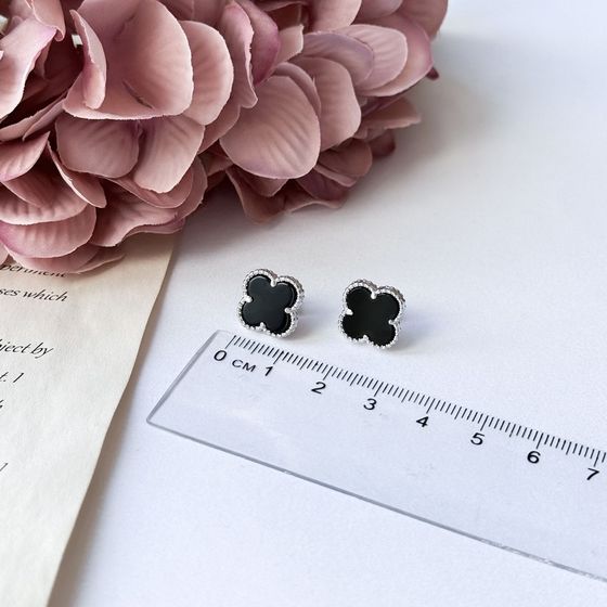 Срібні сережки з оніксом