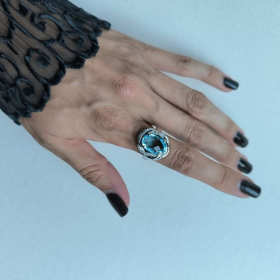 Серебряное кольцо с топазом 6.5ct