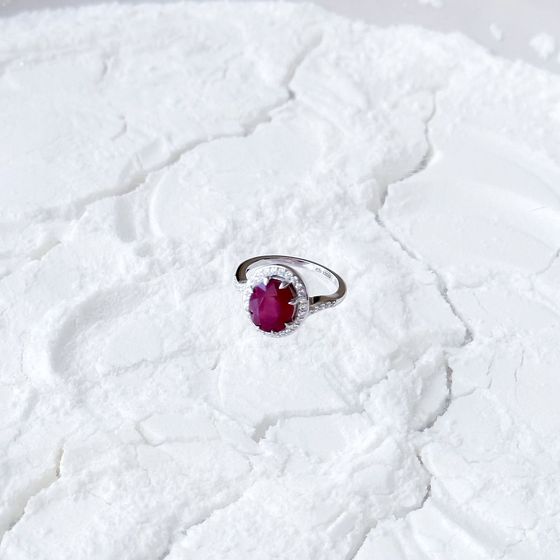 Sterling silver ring with 4.127ct ruby, diamonds