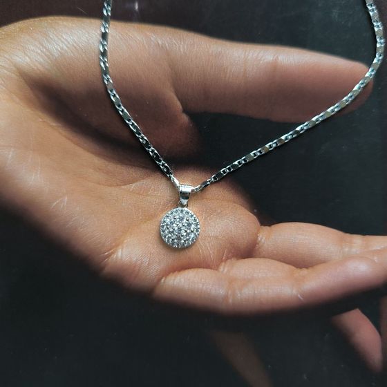 Silver pendant with phianites