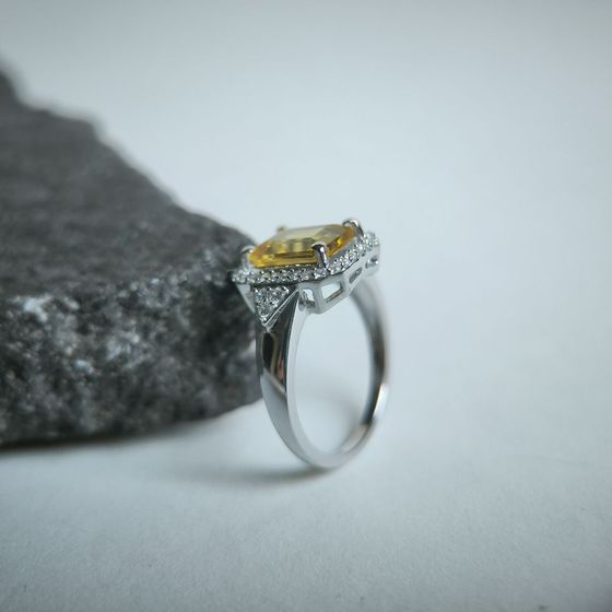 Silver ring with citrine nano