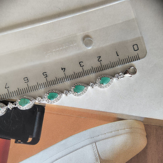 Срібний браслет із смарагдом 7,445 карат