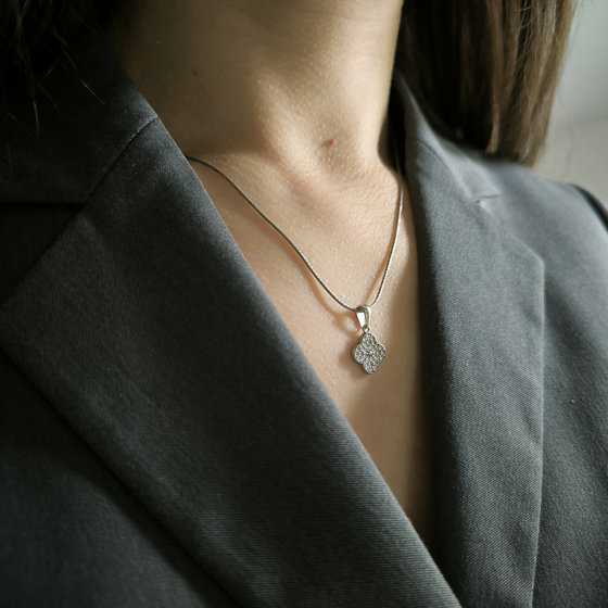 Серебряная подвеска с фианитами